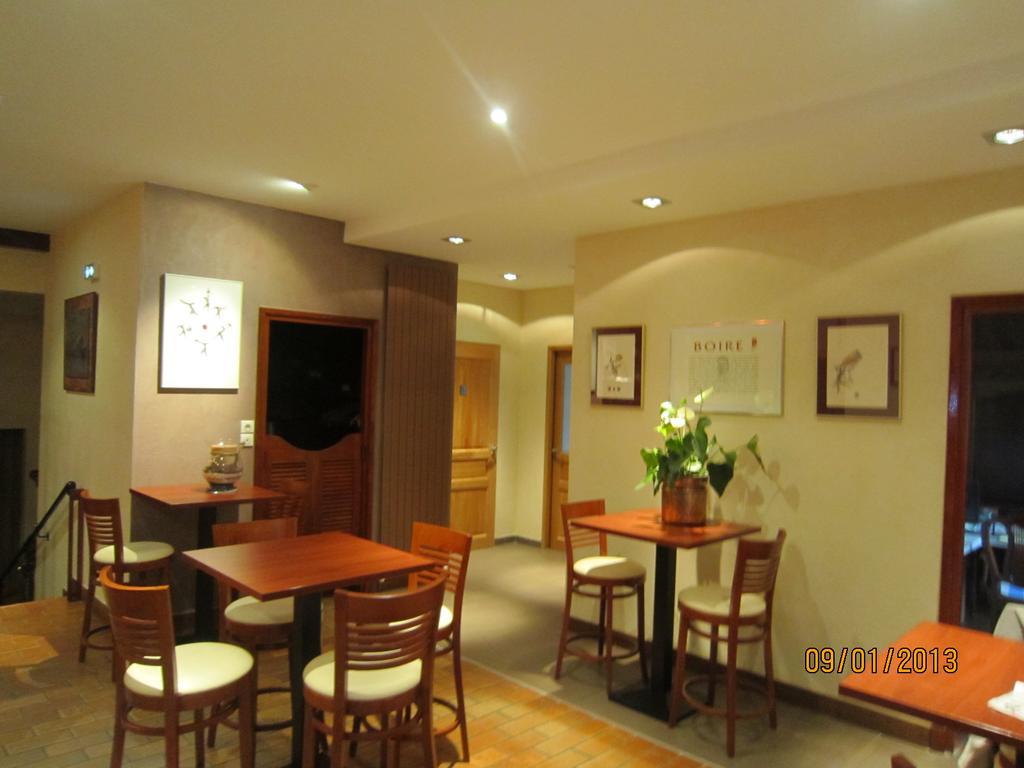Hotel Restaurant Emile Job Montmerle-sur-Saone Exteriör bild