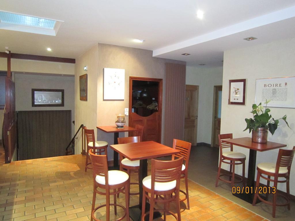 Hotel Restaurant Emile Job Montmerle-sur-Saone Exteriör bild