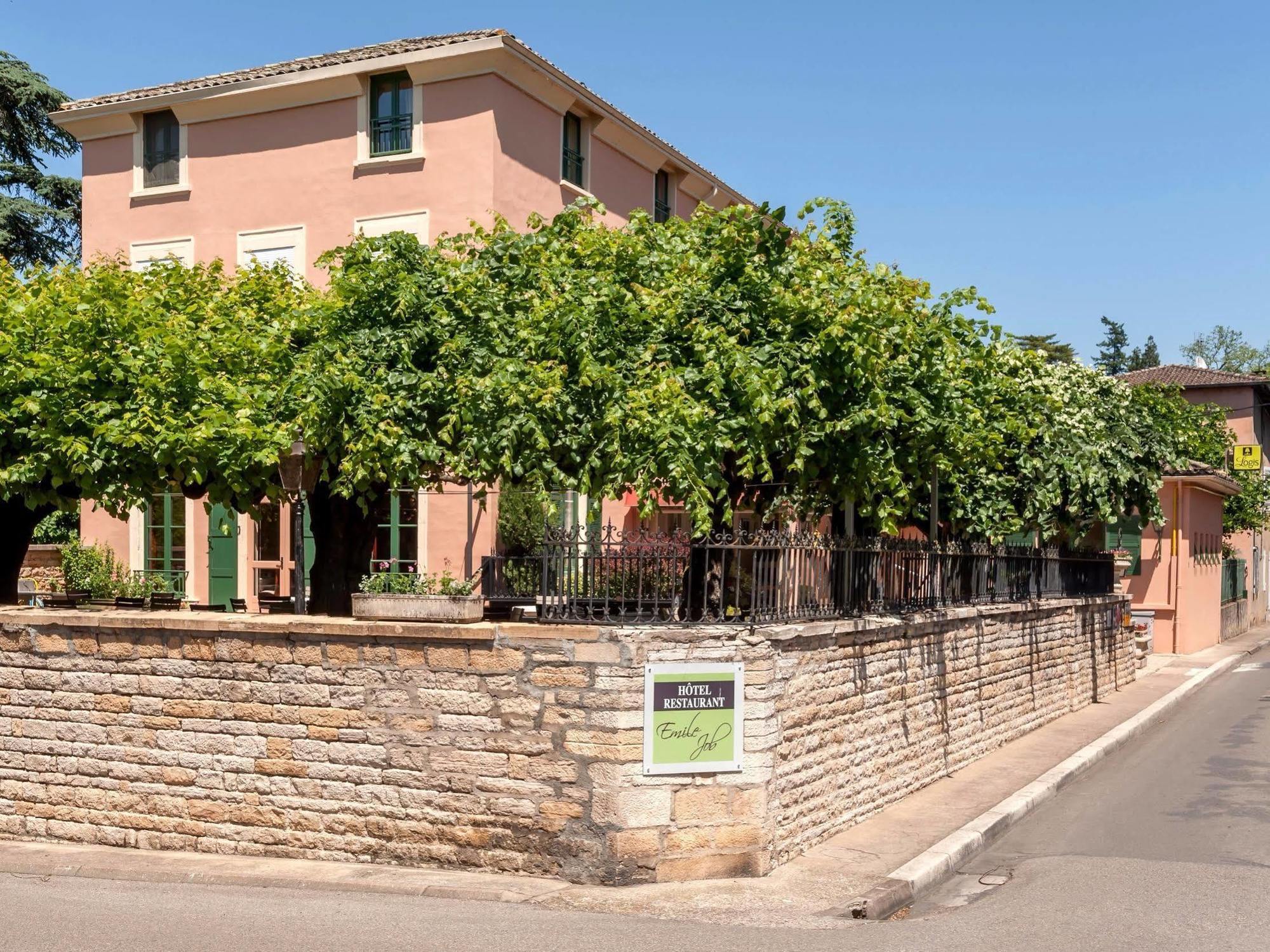 Hotel Restaurant Emile Job Montmerle-sur-Saone Exteriör bild
